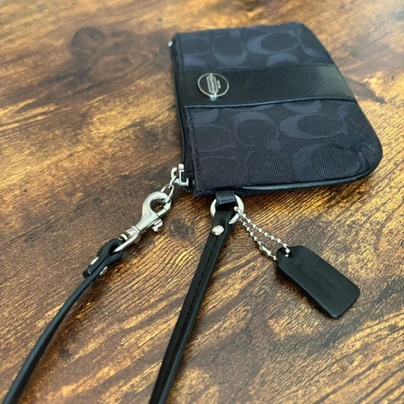 Coach Black Signature C Wristlet - Picture 10 of 10